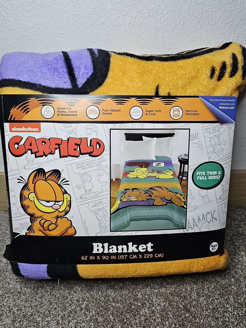 Nickelodeon Garfield Plush Blanket - Yellow & Purple